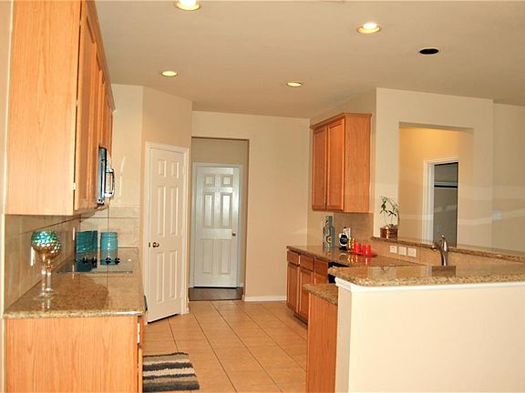 5th image of 11924 Yoakum Dr