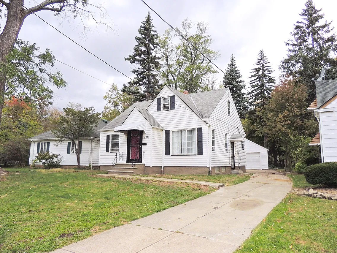 3 Bed - 1.5 Bath Cape Cod for Rent! — Photo 1