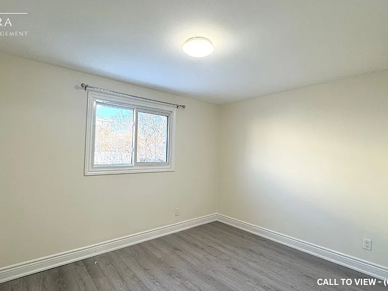 508 Pinetree Cres #508 — Photo 5