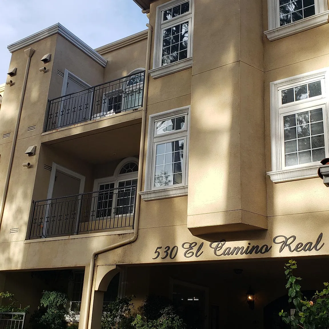 2 bed, 1229 sqft, $4,675 — Photo 2