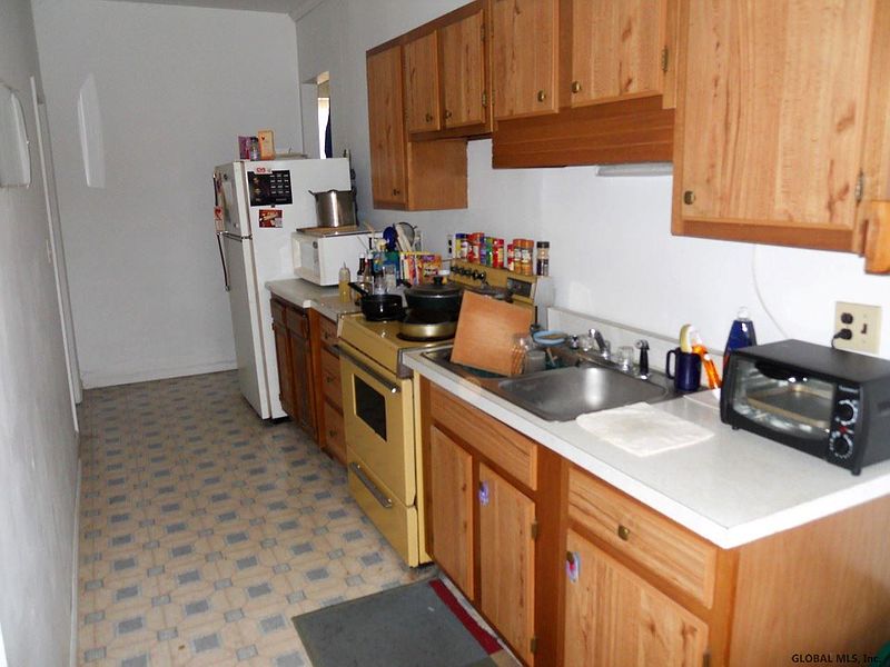 2nd image of 7-9 SALEM Street