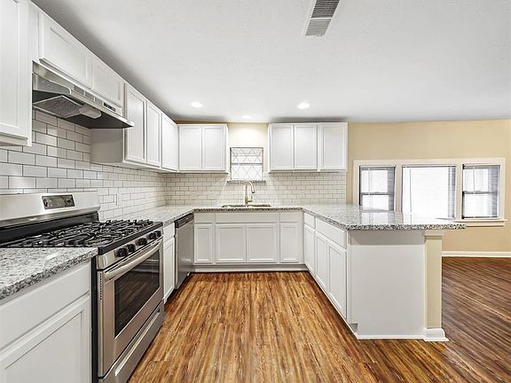 5th image of 317 E Union St