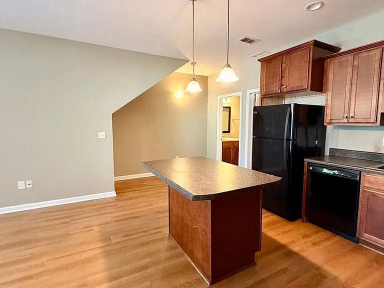 2017 Tyson Green Ave #202 — Photo 2