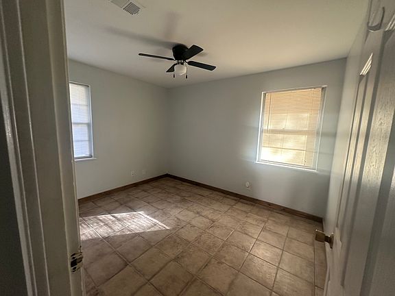 2nd image of 203 Gross St