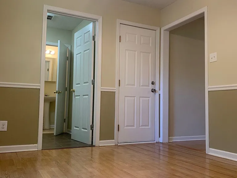6455 Waverly Dr N — Photo 5