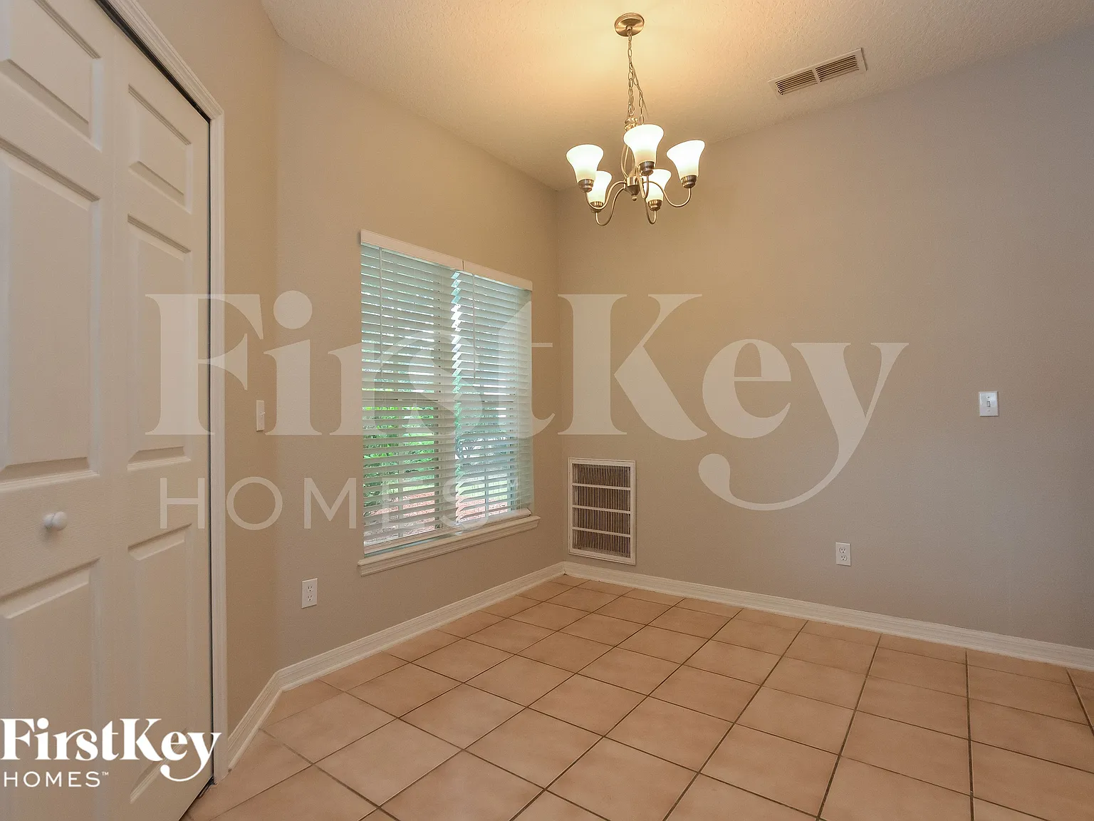3 bed, 2.0 bath, 1522 sqft, $2,255 — Photo 4