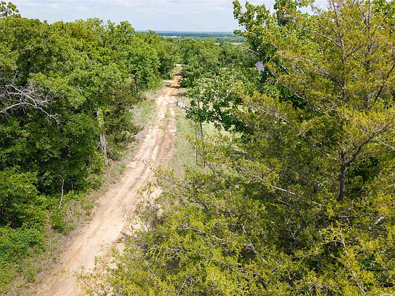 3rd image of 116 Oakwood Hills Dr