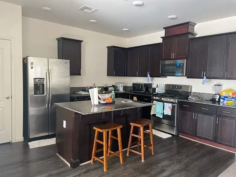 Freemark Dr — Photo 12