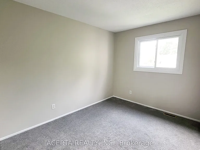 249 Teal Cres — Photo 15