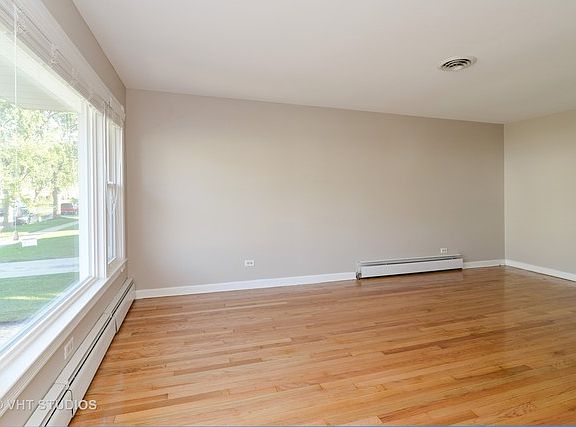 2nd image of 10932 S Kolmar Ave