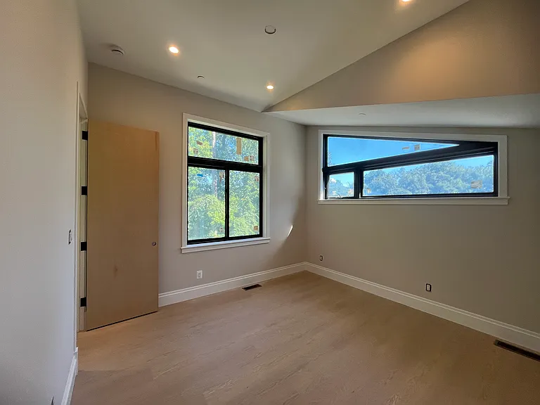 2122 Willie Dr #B — Photo 8