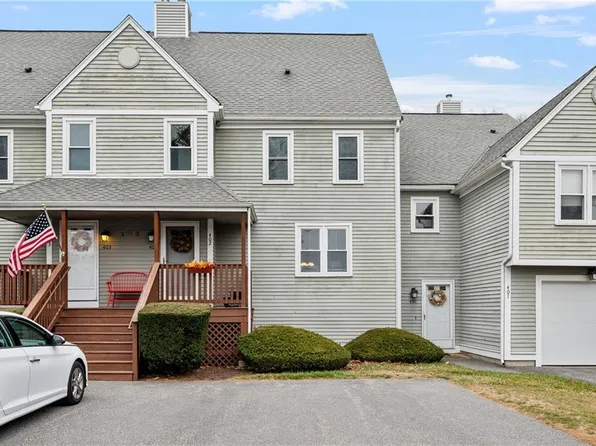 402 Brookhaven Ln #402, Woonsocket, RI 02895