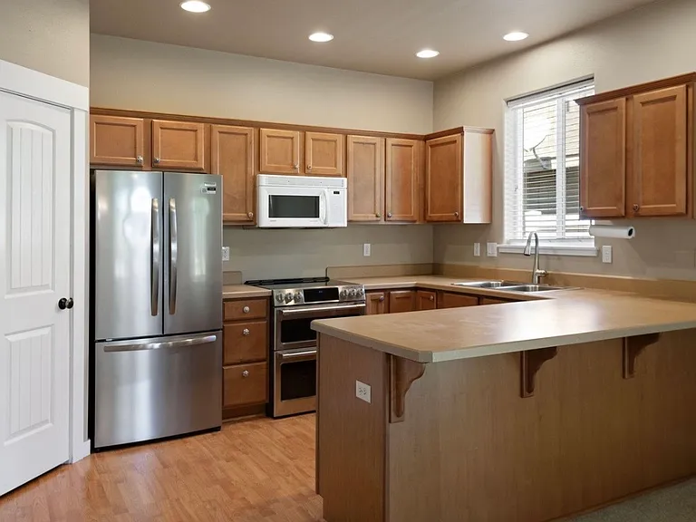 2302 NE Mary Rose Pl #2 — Photo 6