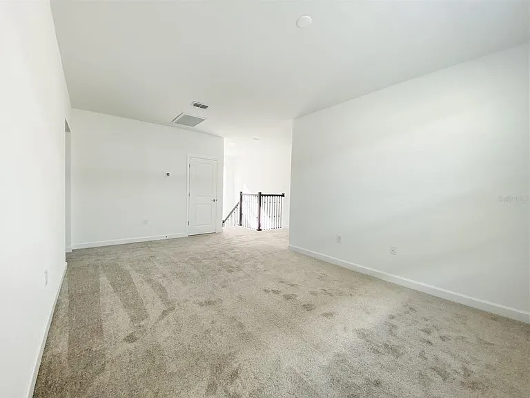 977 Leader St — Photo 13