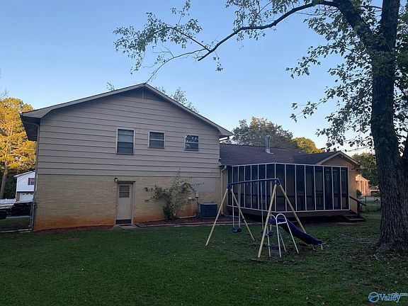4th image of 1103 Oster Dr NW