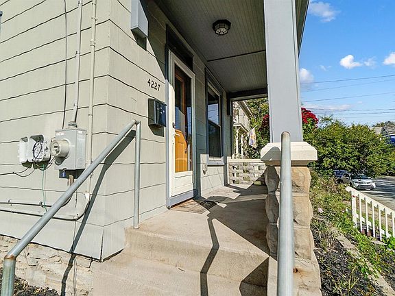 3rd image of 4227 Langland St