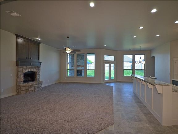 3rd image of 9104 SW 34th St