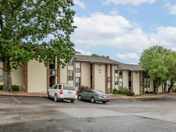 187 Clubhouse Drive Apt 22, Branson, MO 65616