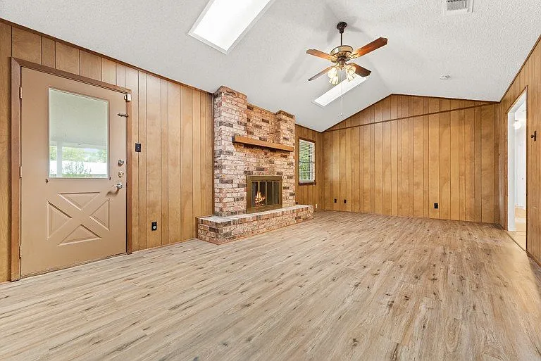 1376 Poppy Ln — Photo 13