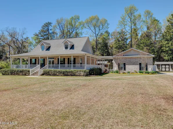 1008 Elm Street, Lake Waccamaw, NC 28450