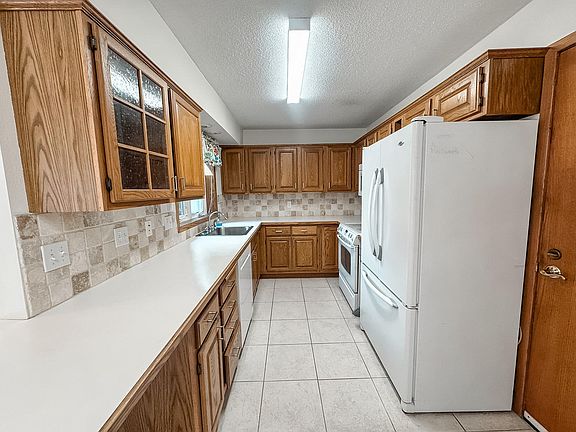 4th image of 2427 Hamilton Dr