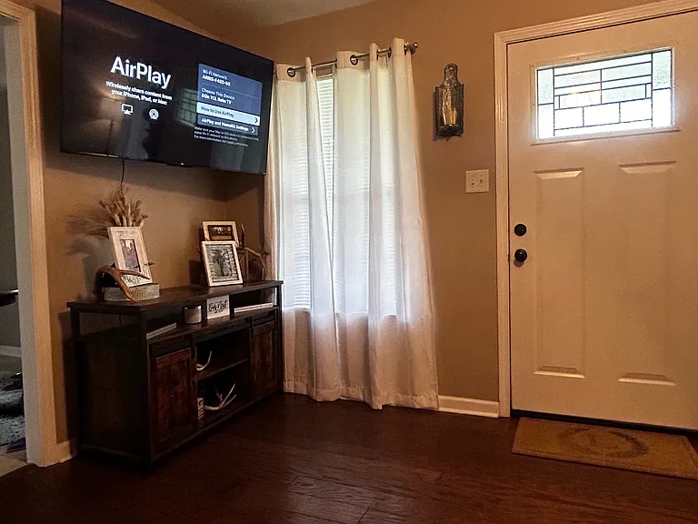 310 Betty St — Photo 2