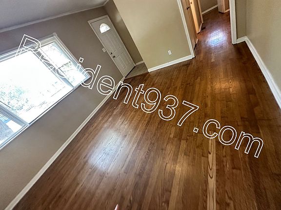 5th image of 837 Williams St