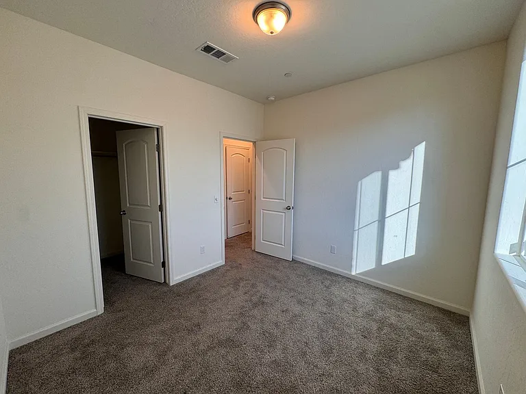 224 W Kimball Ave — Photo 9