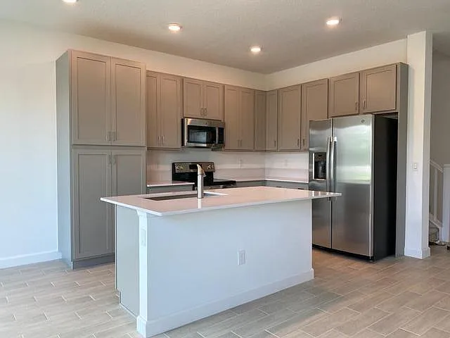 3 bed, 1708 sqft, $3,300 — Photo 4