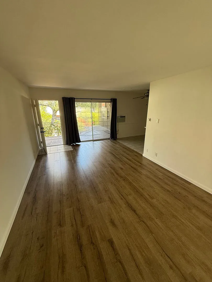 405 N Marengo Ave. — Photo 2