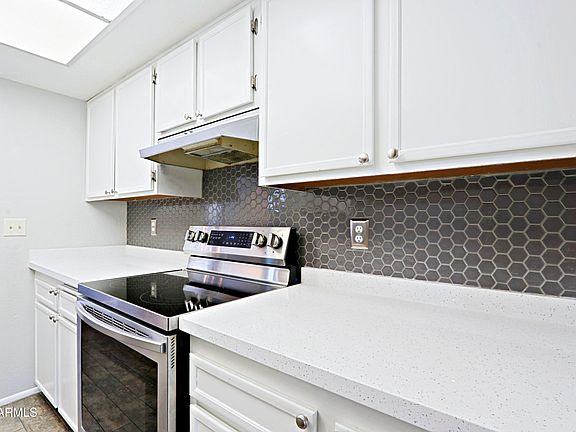 5th image of 2615 N HAYDEN Road #103
