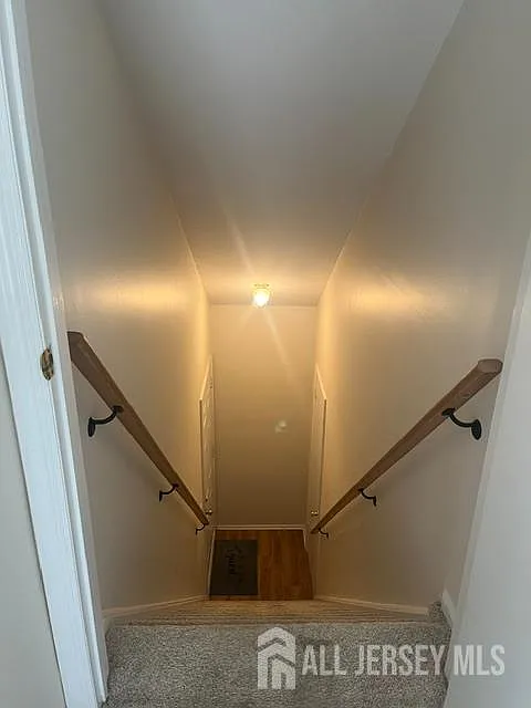 1 bed, 1.0 bath, 822 sqft, $1,800 — Photo 2