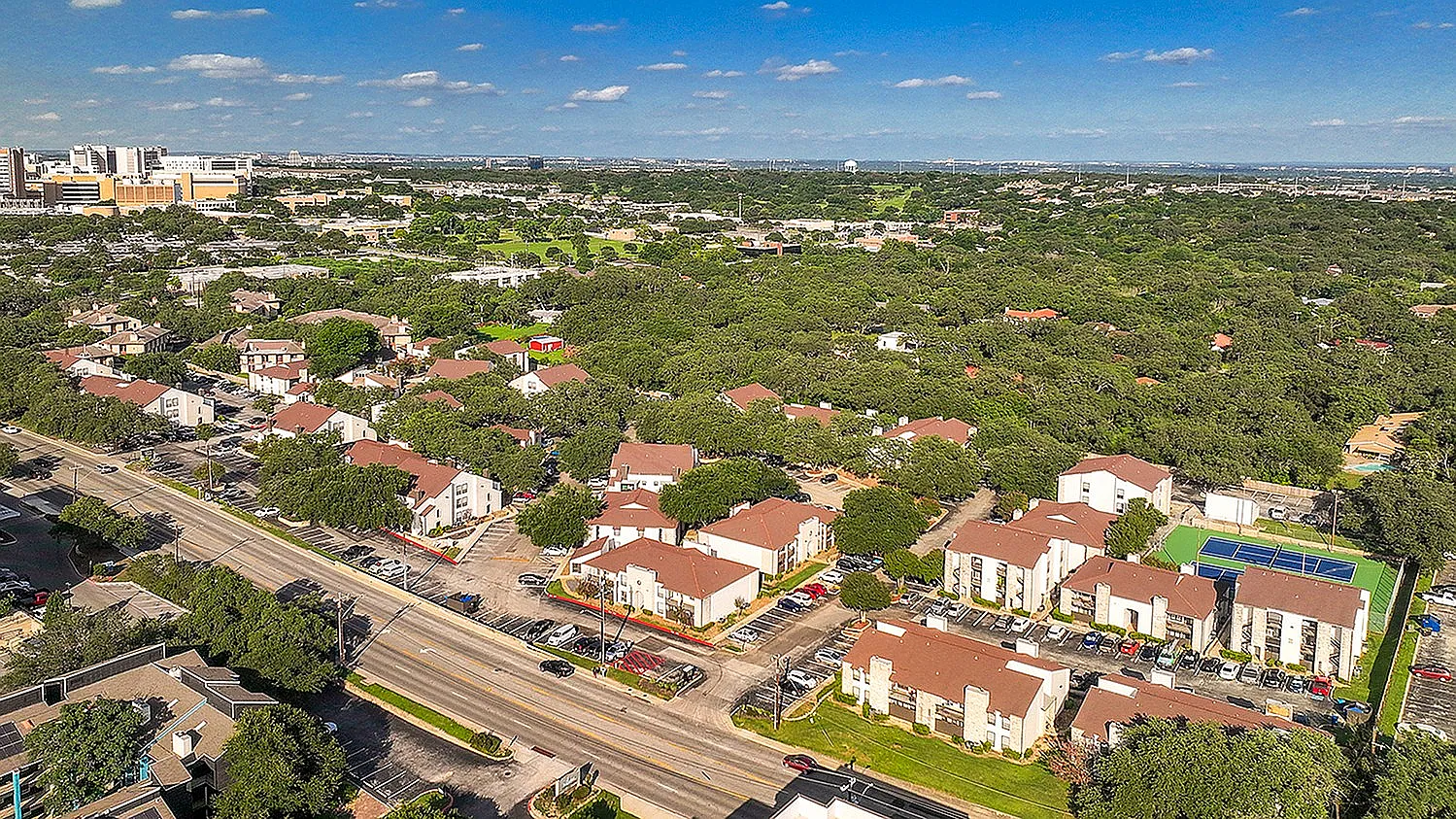 Deer Oaks Apartments — Photo 3
