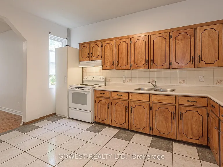 70 Brock Ave #2 — Photo 8