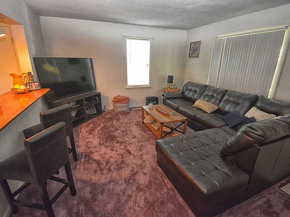 2nd image of 148 N Jackson Ave