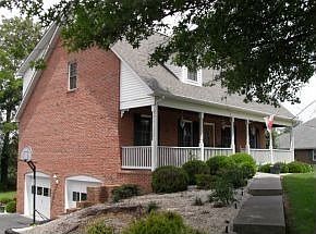 3rd image of 3302 Victoria Ct
