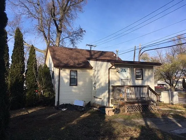 1040 E Pearl Ave — Photo 2