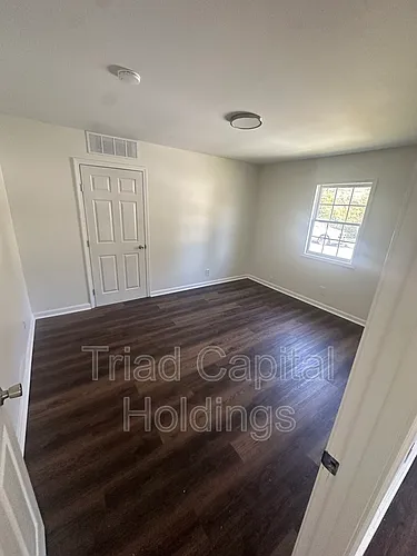 502 Alexander St Photo 1