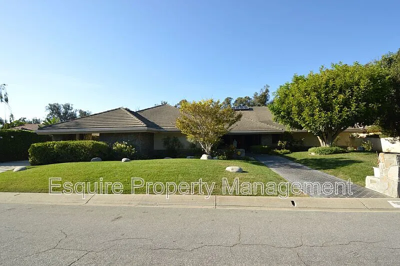 3 bed, 3.0 bath, 3650 sqft, $6,500 — Photo 2