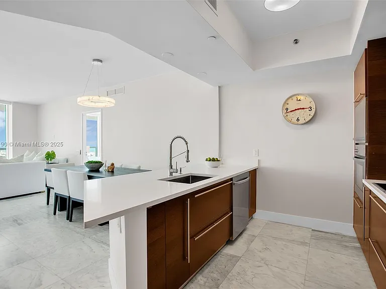 450 Alton Rd #2110 — Photo 10
