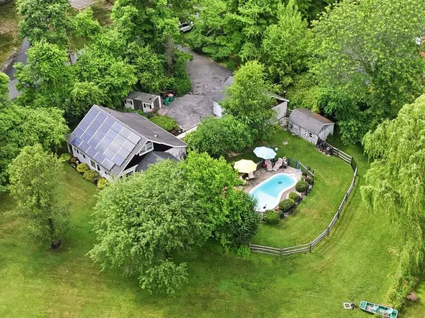 2 Maple Lane, Hyde Park, NY 12538