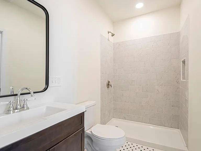 805 Maple St — Photo 11