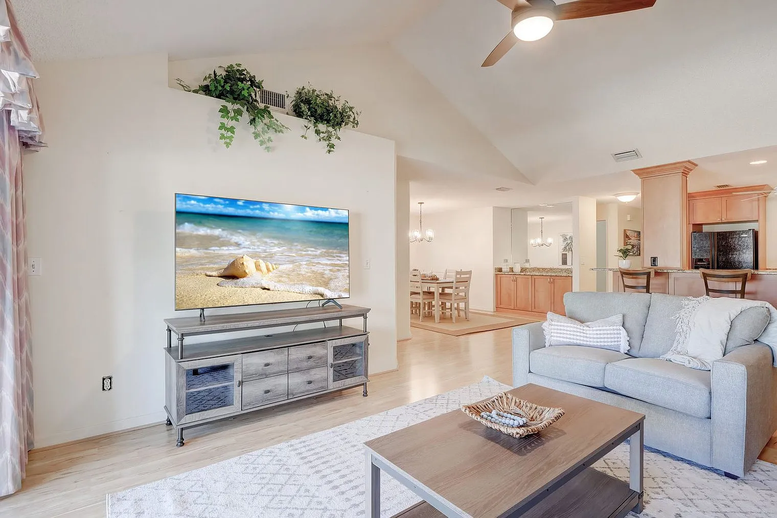 2 bed, 2.0 bath, 1377 sqft, $4,290 — Photo 1