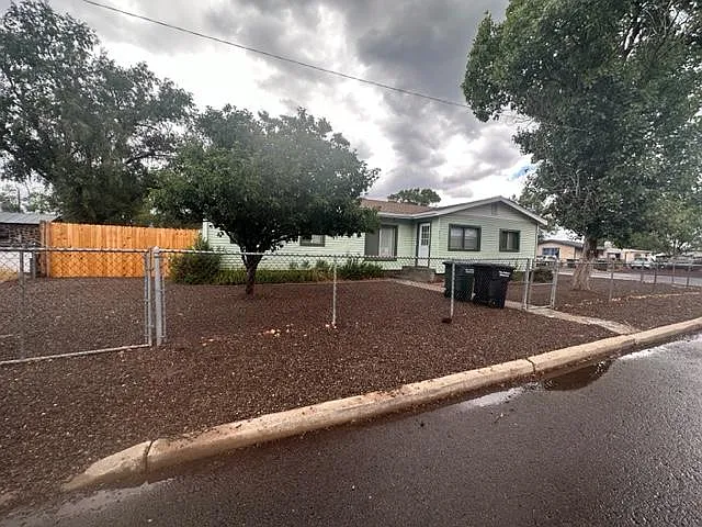 3 bed, 1254 sqft, $2,200 — Photo 3
