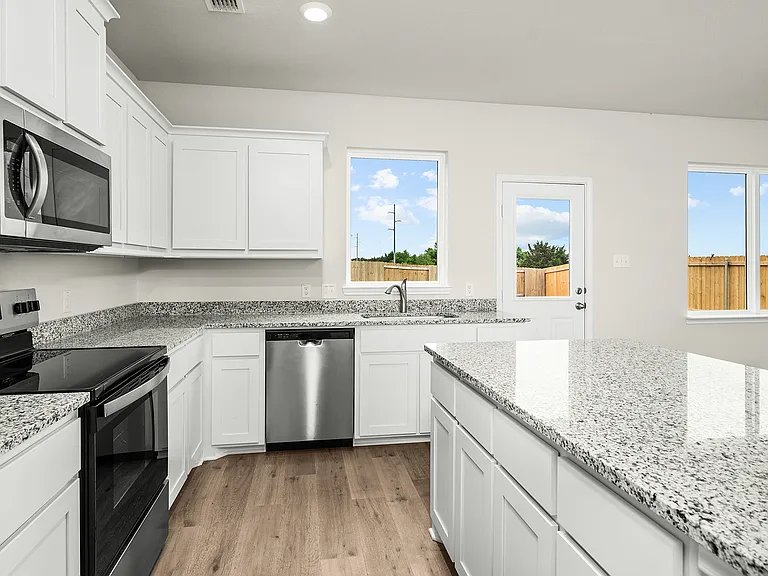 Delano Estates — Photo 39