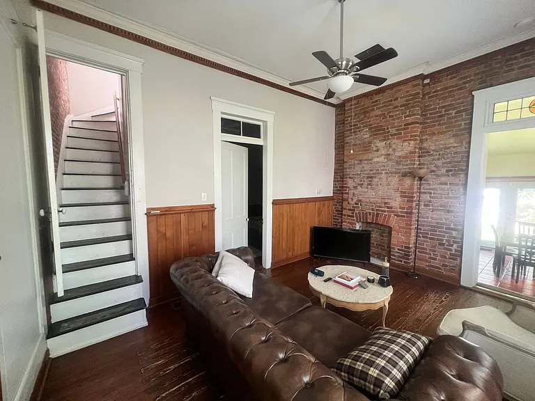 1327 E Washington St — Photo 13