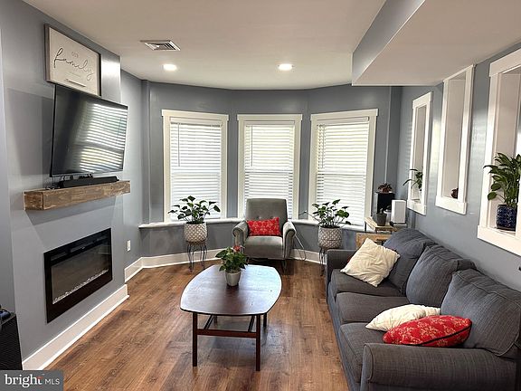 2nd image of 68 S 5th Ave