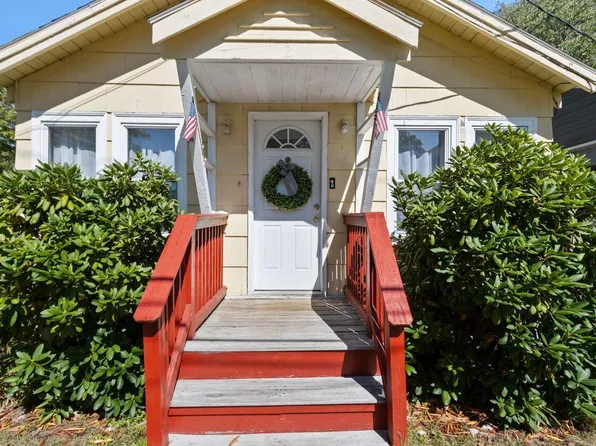 2 Fairhaven Avenue, Saco, ME 04072