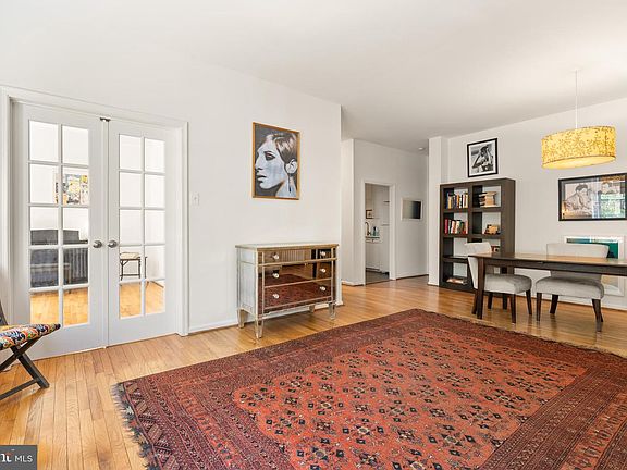 3rd image of 1855 Calvert St NW APT 101