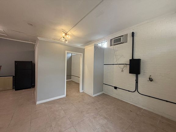 3rd image of 427 General Mouton Ave #B